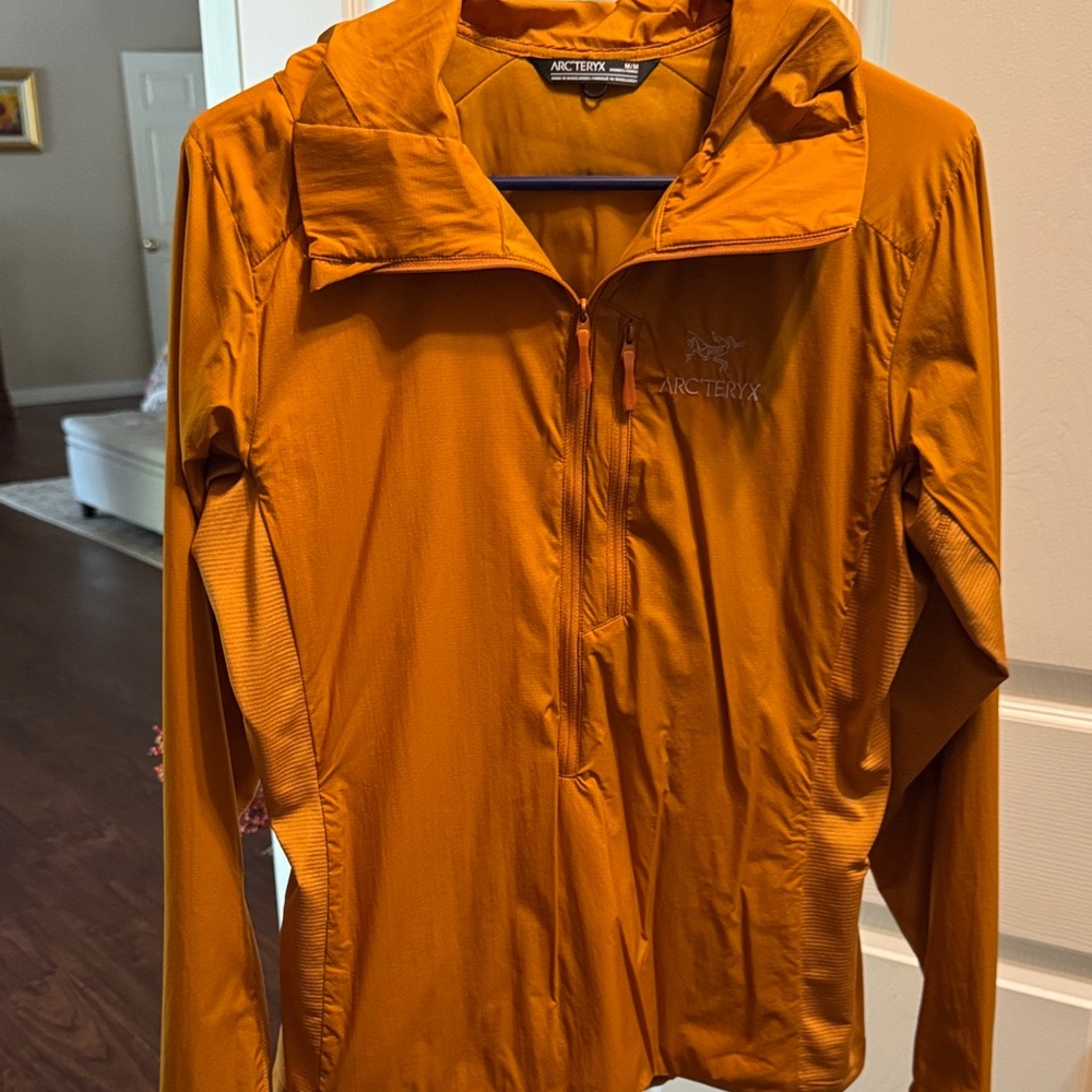 Arc'teryx Women's Vibrant Orange Lightweight Packable Jacket